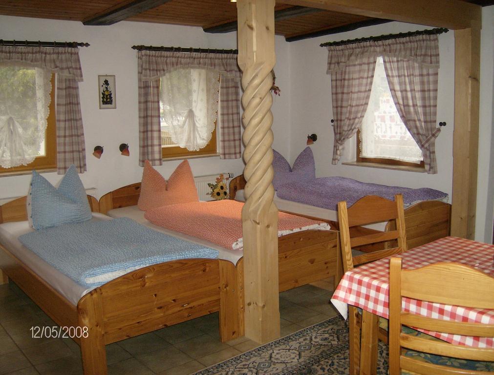 Gaestezimmer Am Maerchenbrunnen Dresda Esterno foto